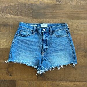 women’s distressed denim shorts